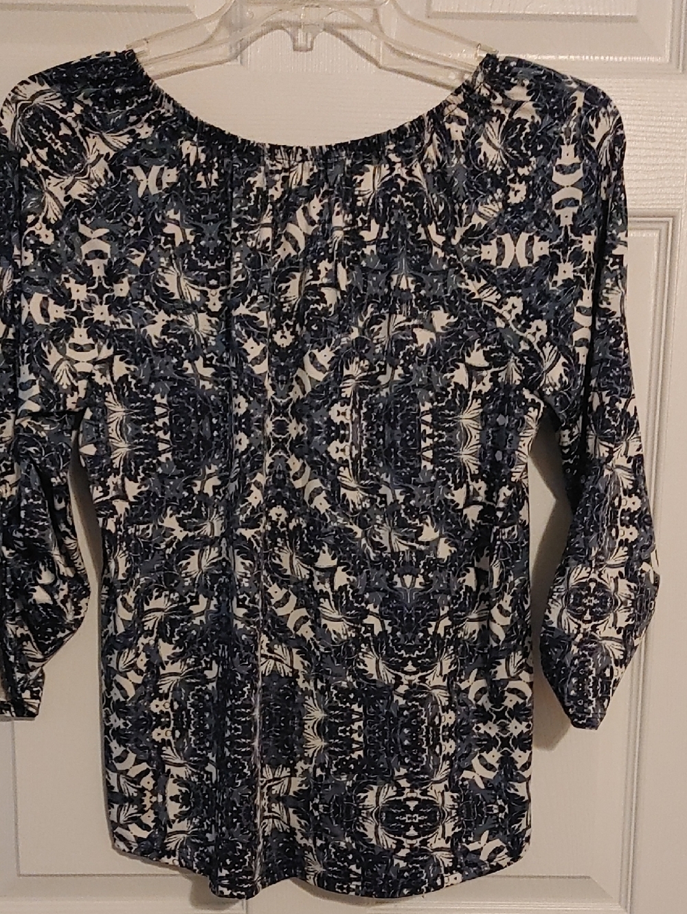 Notations Navy and White Floral Button-Pleat Peasant Blouse Women's Size Large - Picture 5 of 6
